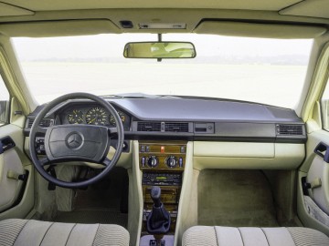 Mercedes W124 &ndash; Wszechstronny klasyk